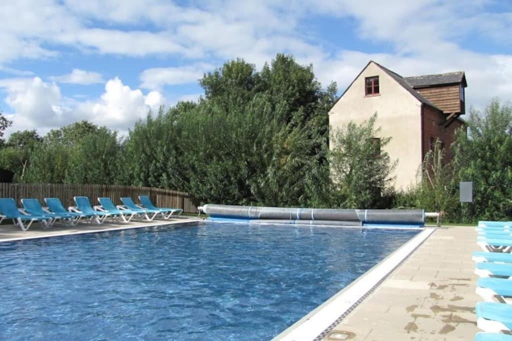 Blueberry Cottage - Lower Mill Estate Somerford Keynes Extérieur photo